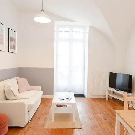 Centre, T2 Bergere Avec Parking Apartament