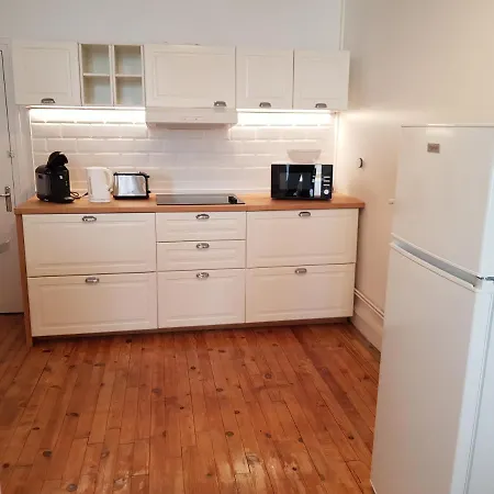 Centre, T2 Bergere Avec Parking * Issoire