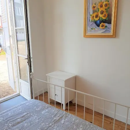 Centre, T2 Bergere Avec Parking Issoire