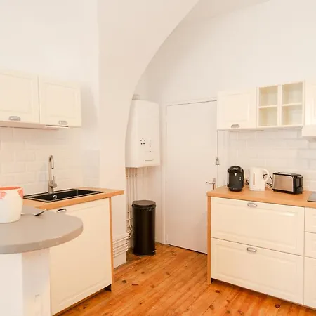 Centre, T2 Bergere Avec Parking Apartment Issoire