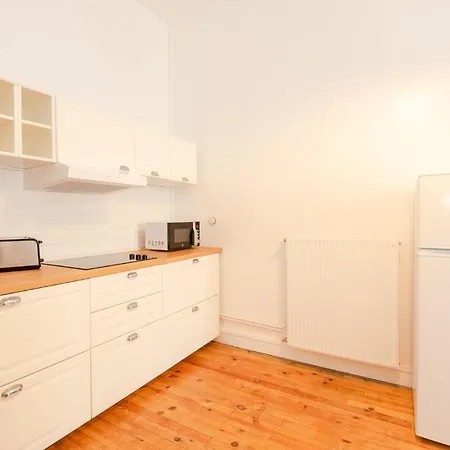 Centre, T2 Bergere Avec Parking Apartament